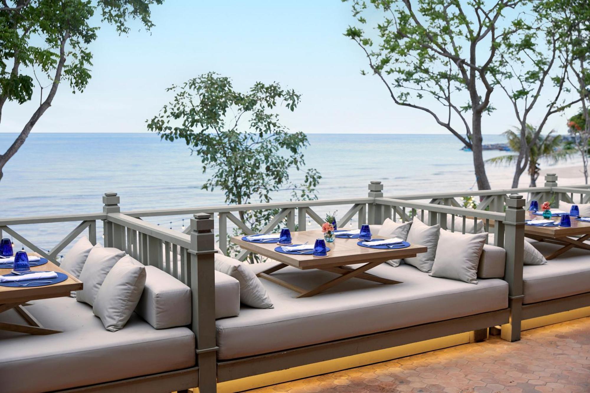 Charras Bhawan Hotel And Residences 후아 힌 외부 사진