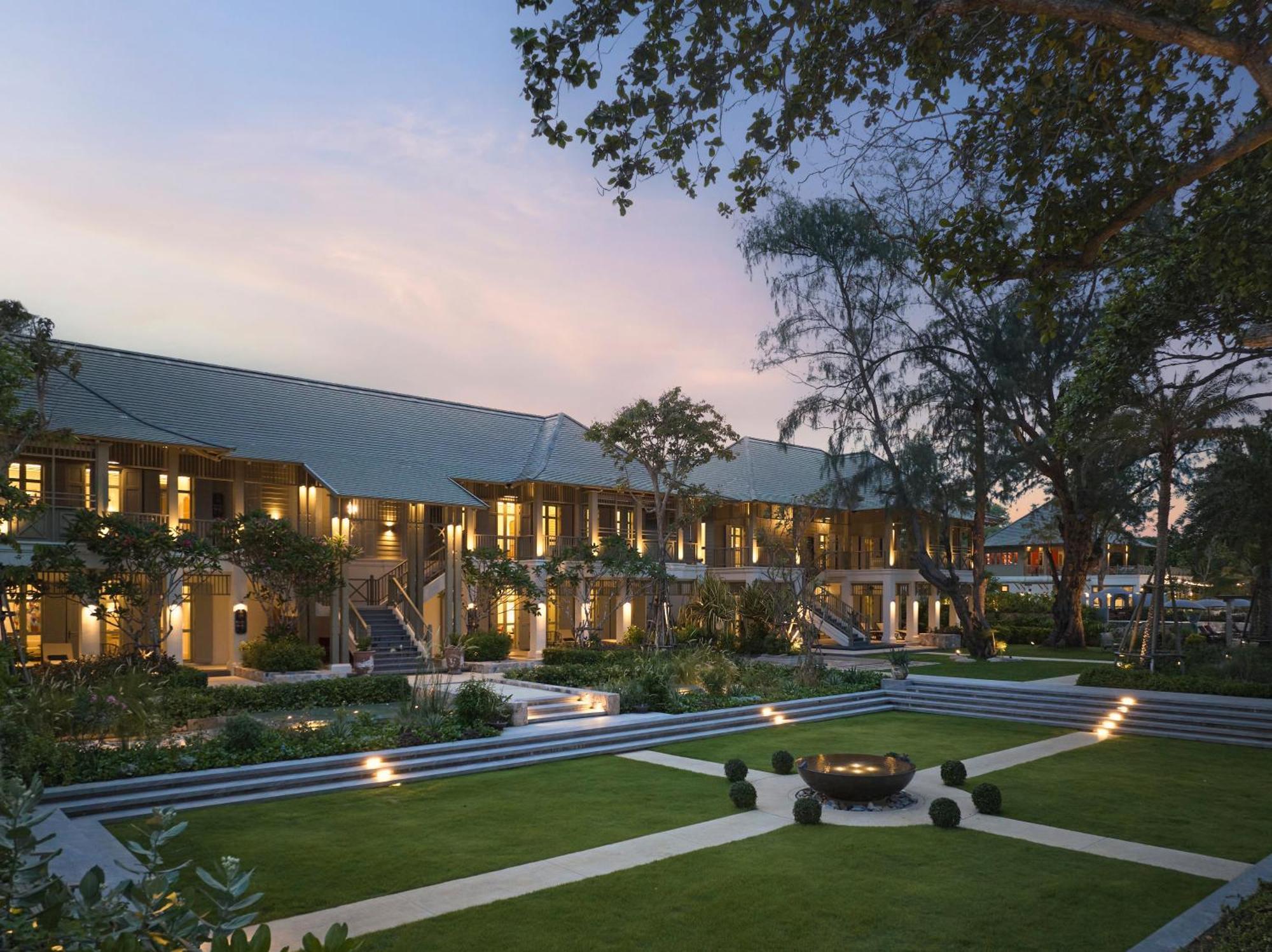 Charras Bhawan Hotel And Residences 후아 힌 외부 사진