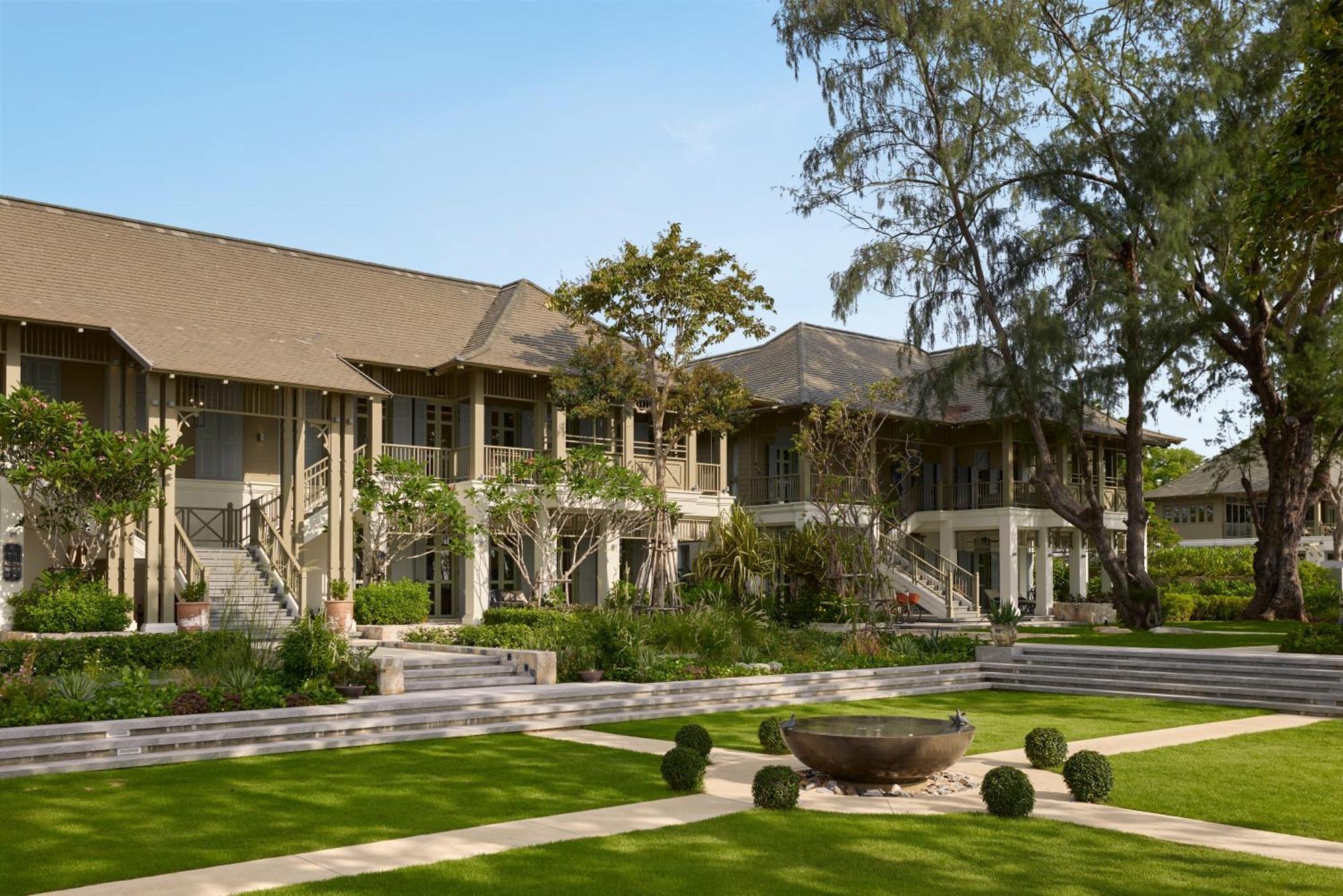 Charras Bhawan Hotel And Residences 후아 힌 외부 사진