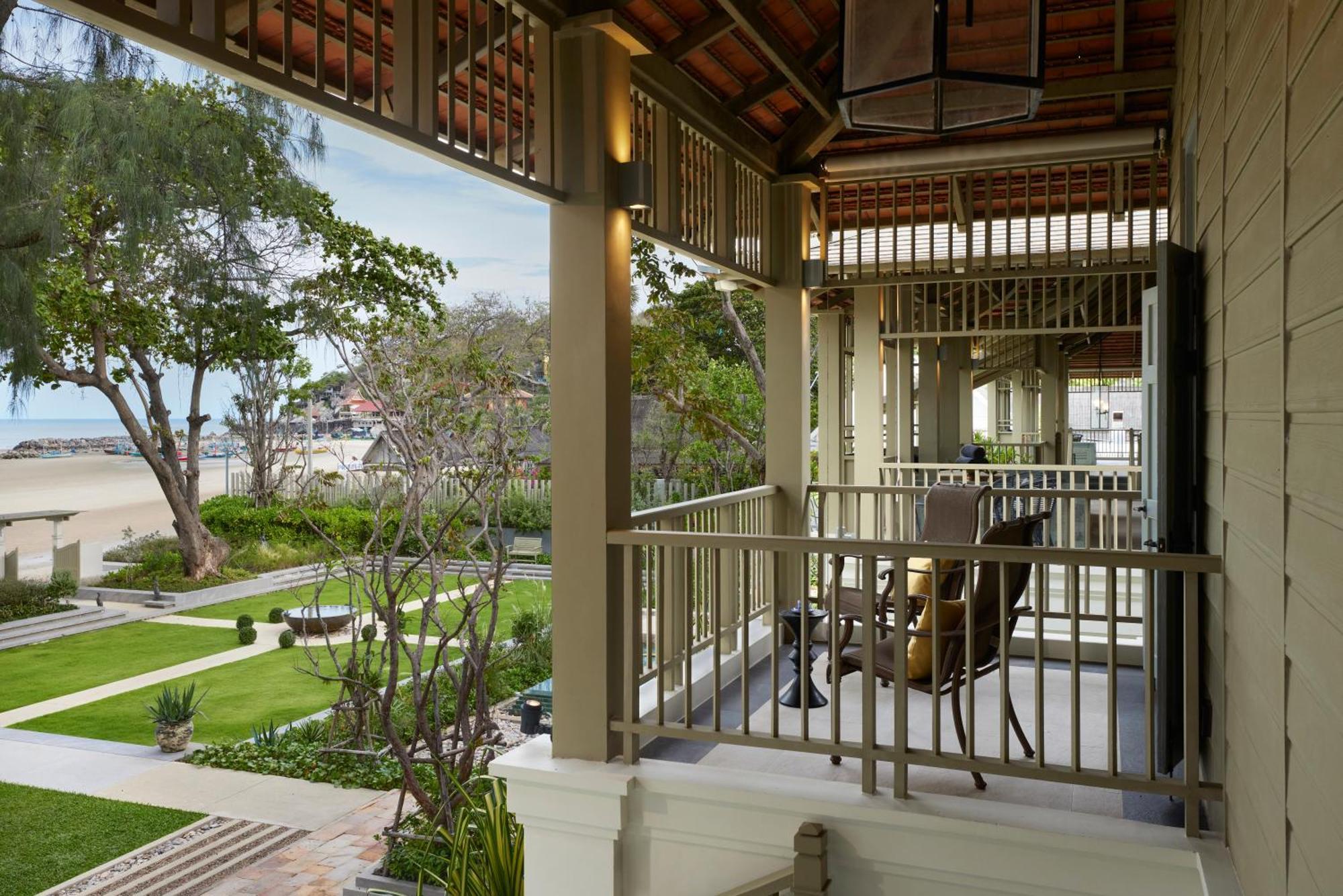Charras Bhawan Hotel And Residences 후아 힌 외부 사진